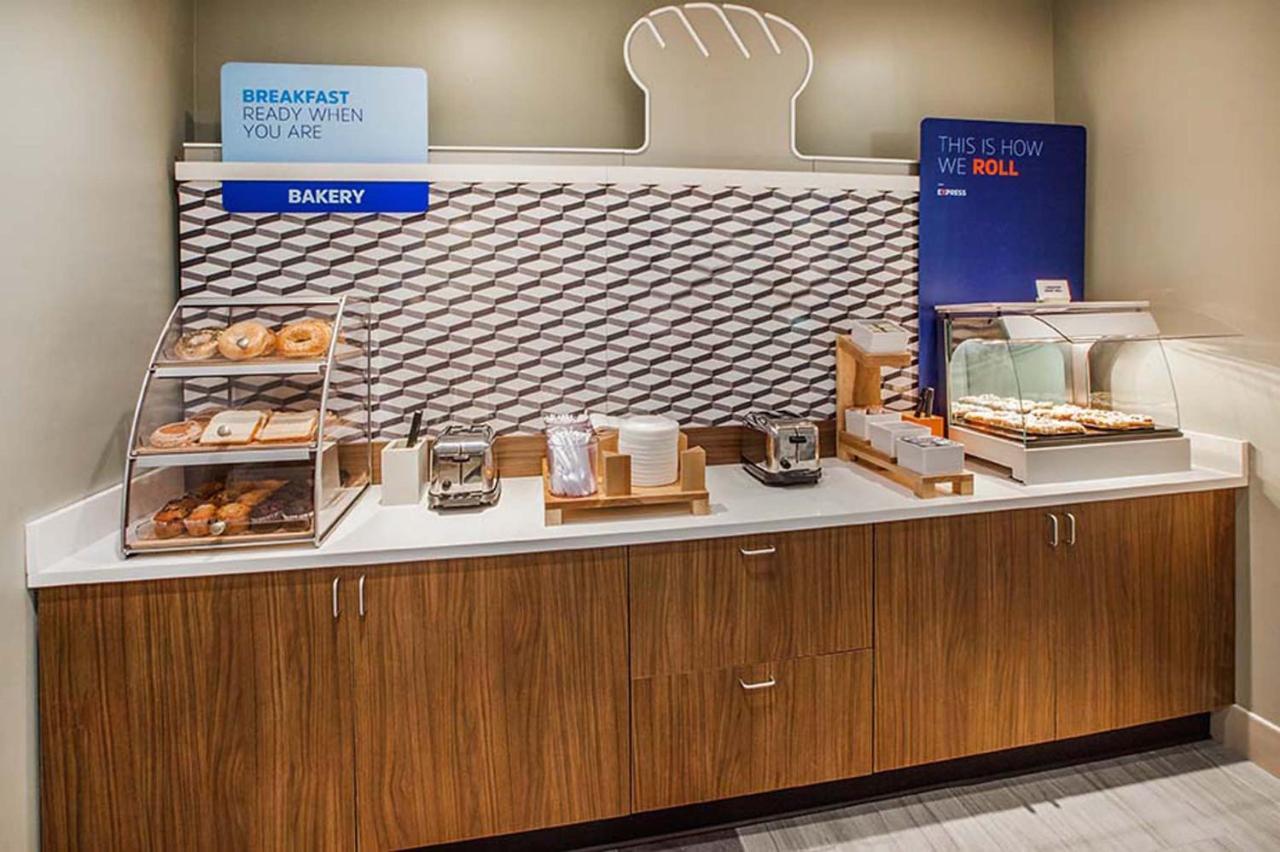Holiday Inn Express Rochester - University Area By Ihg Ngoại thất bức ảnh